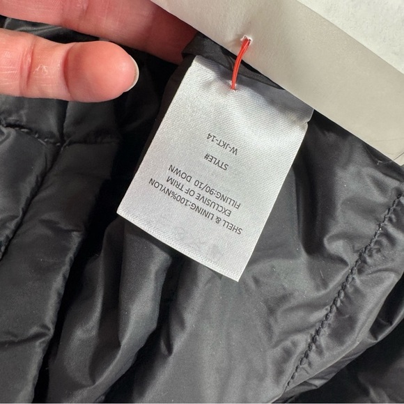 Quince Packable Puffer Mid Length Jacket Black - Picture 5 of 8